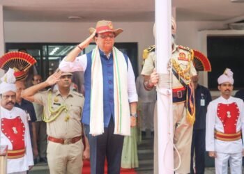 LG Hoists Tricolour at Raj Niwas on 79th Independence Day