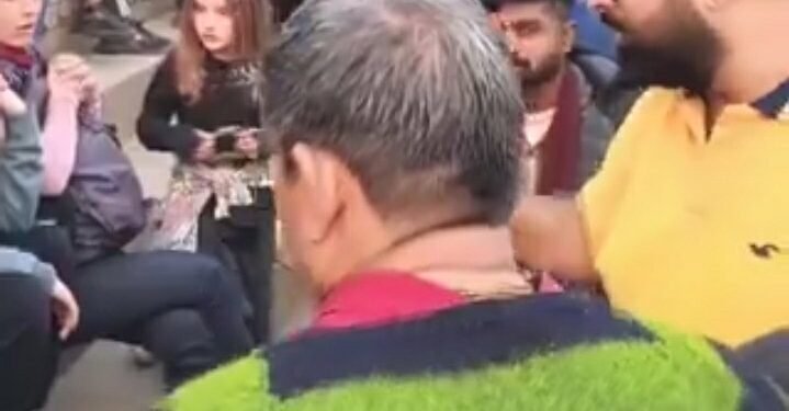 Foreign Tourists Harassed at Varanasi Ghat, Video Sparks Outrage