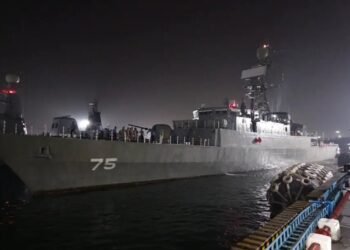 Submarine Strike Sinks Iranian Ship, Over 100 missing