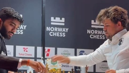 Gukesh-Carlsen