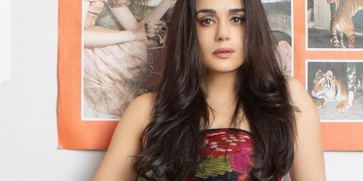 Preity Zinta Rents Luxury Apartment in Mumbai - Power Corridors