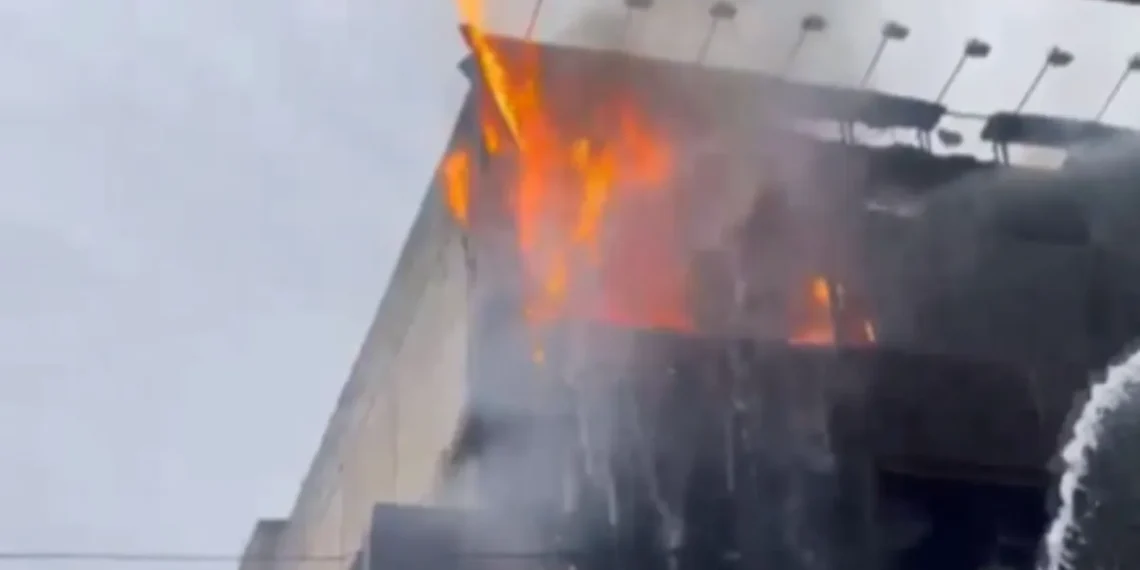 Uttam Nagar Fire:Three Storey Building Catches Fire in Delhi - Power Corridors